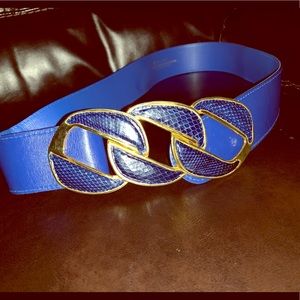 Big blue vintage snake leather waist/stomach belt